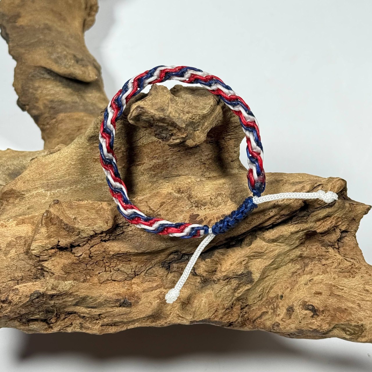 Soi Mer 平安手绳 — Luang Phor Phan 隆婆班 | SAN Pin Selection