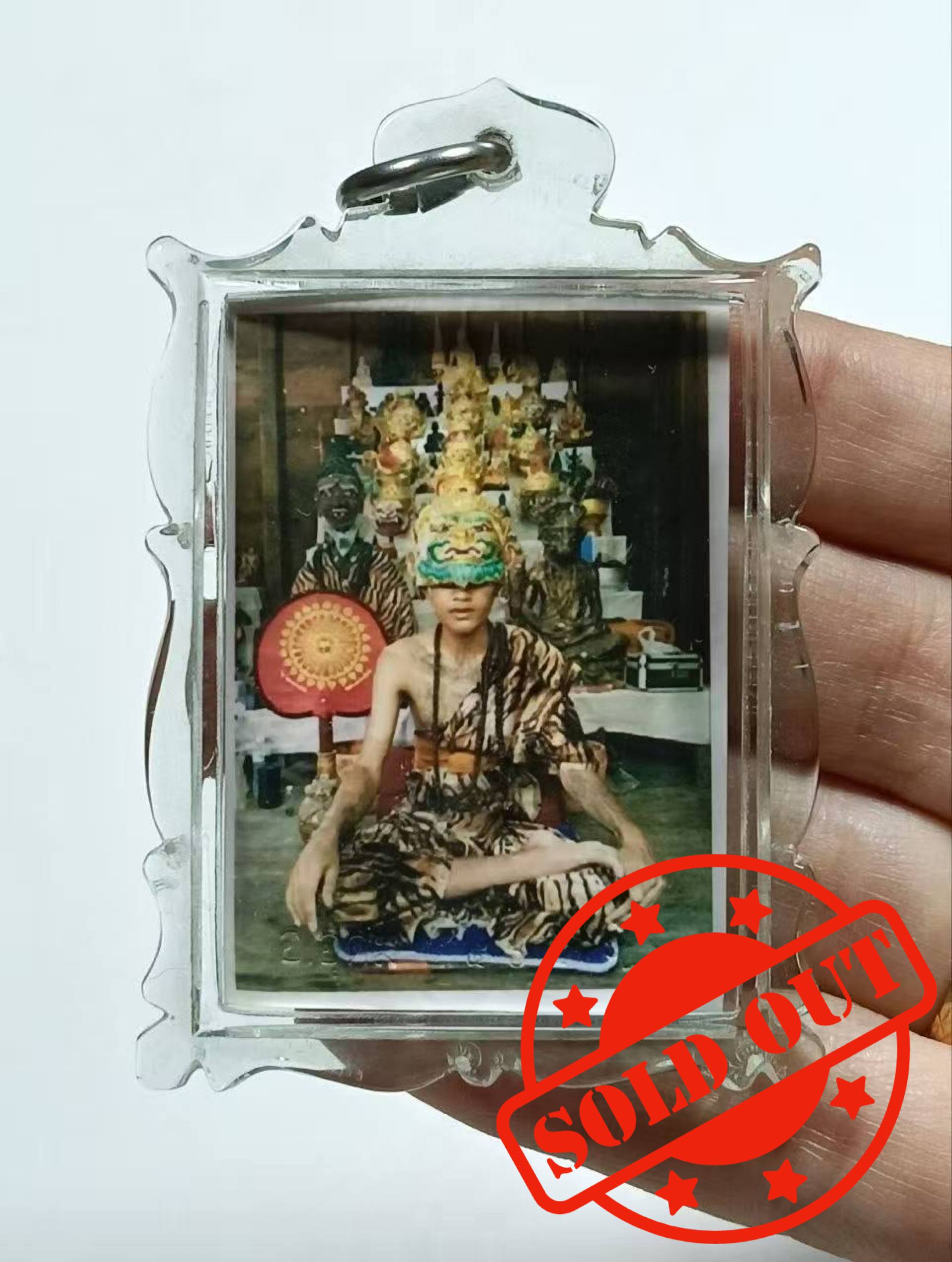 Jin Thai Fo Pai - 阿赞拜早期自身法照（咩囊毛招财经文版）